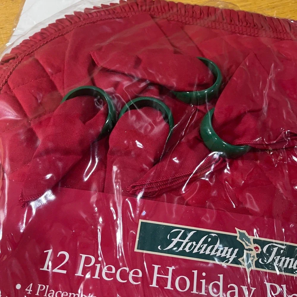 Holiday Time 12 Piece Holiday Placemat Set Red Quilted Vtg Christmas Table Decor
